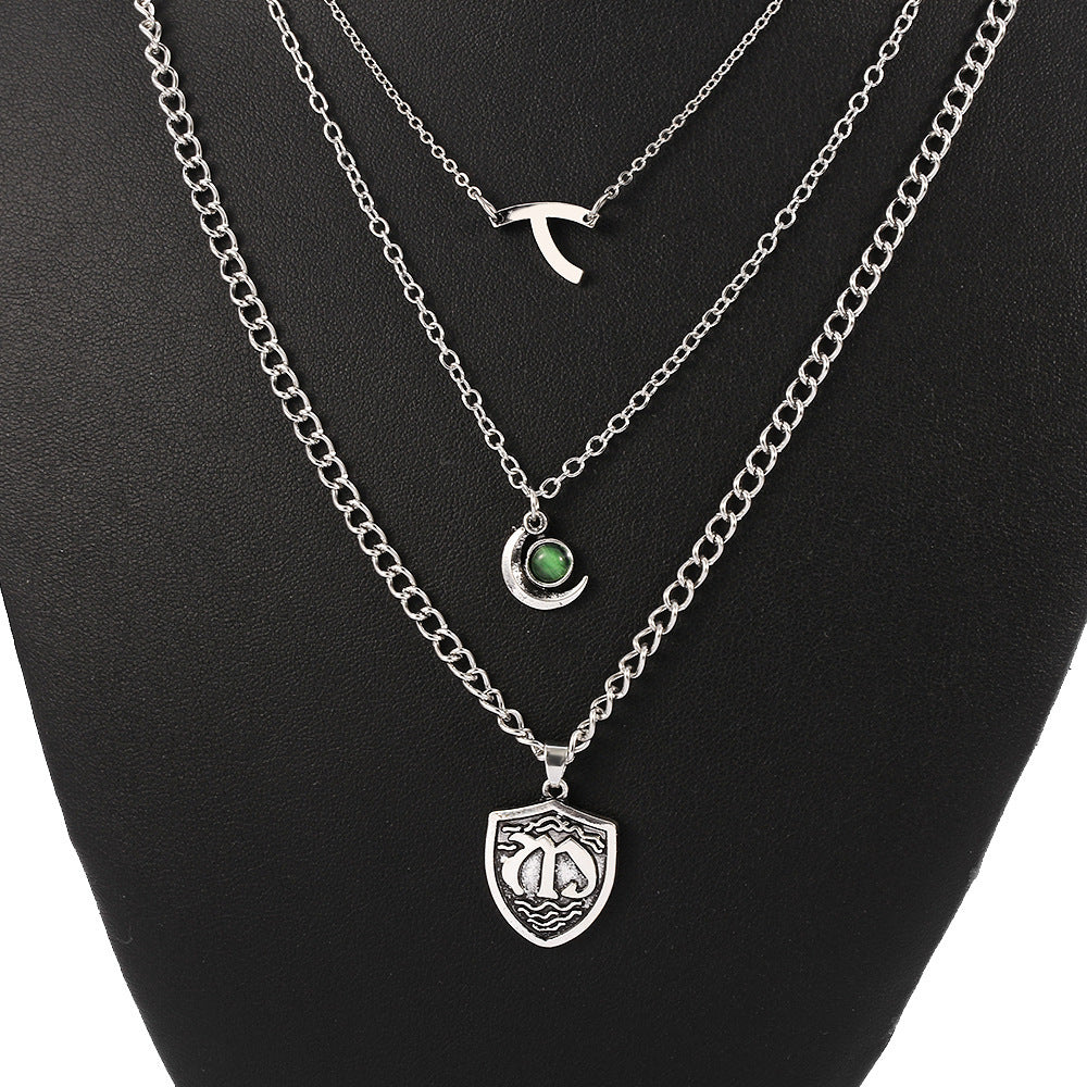 Multilayer short necklace