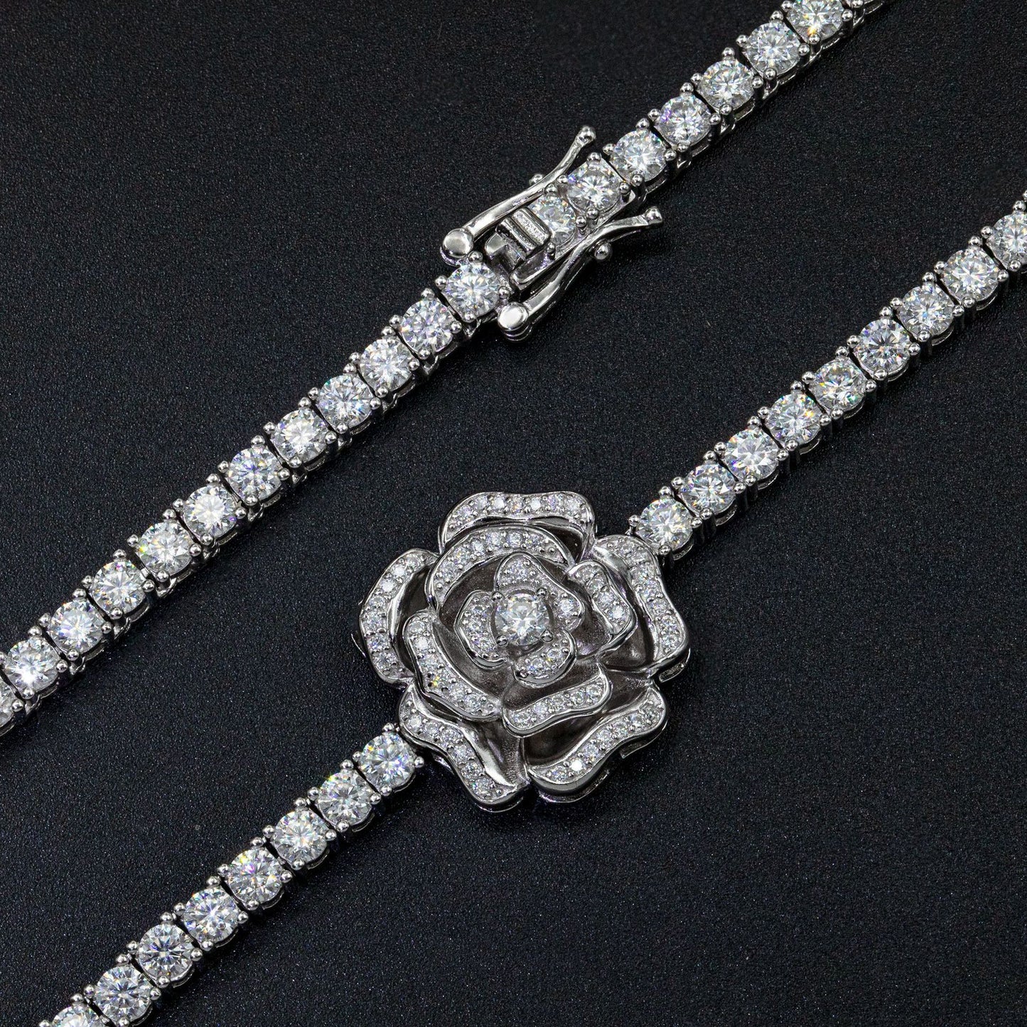 La Fleur d’Amour Diamond Necklace