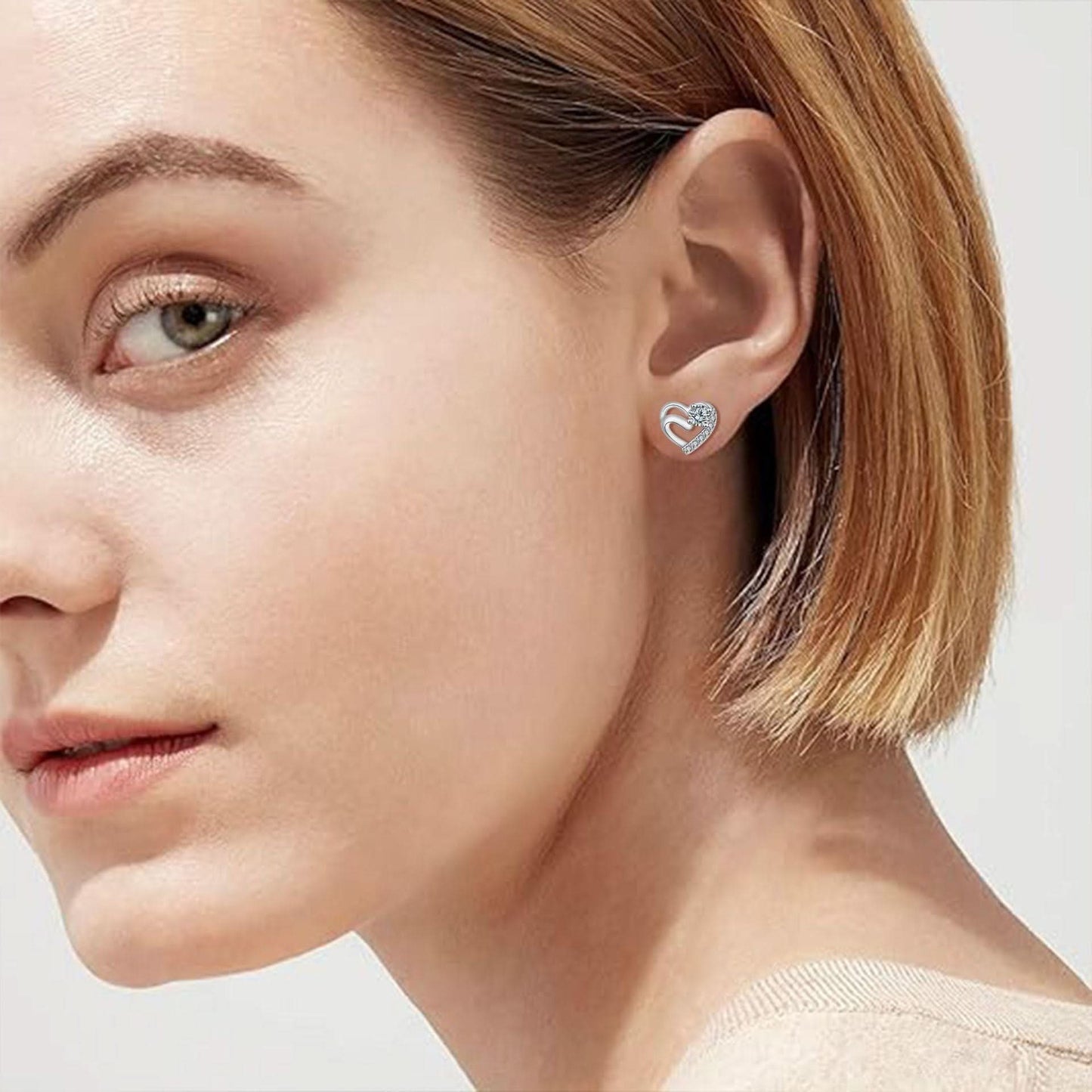 Crimson Radiance Studs - STRAVAÉ