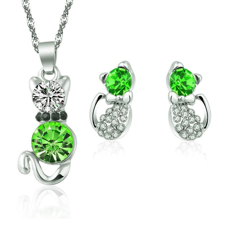 đ Crystal Stud Necklace (100% off)