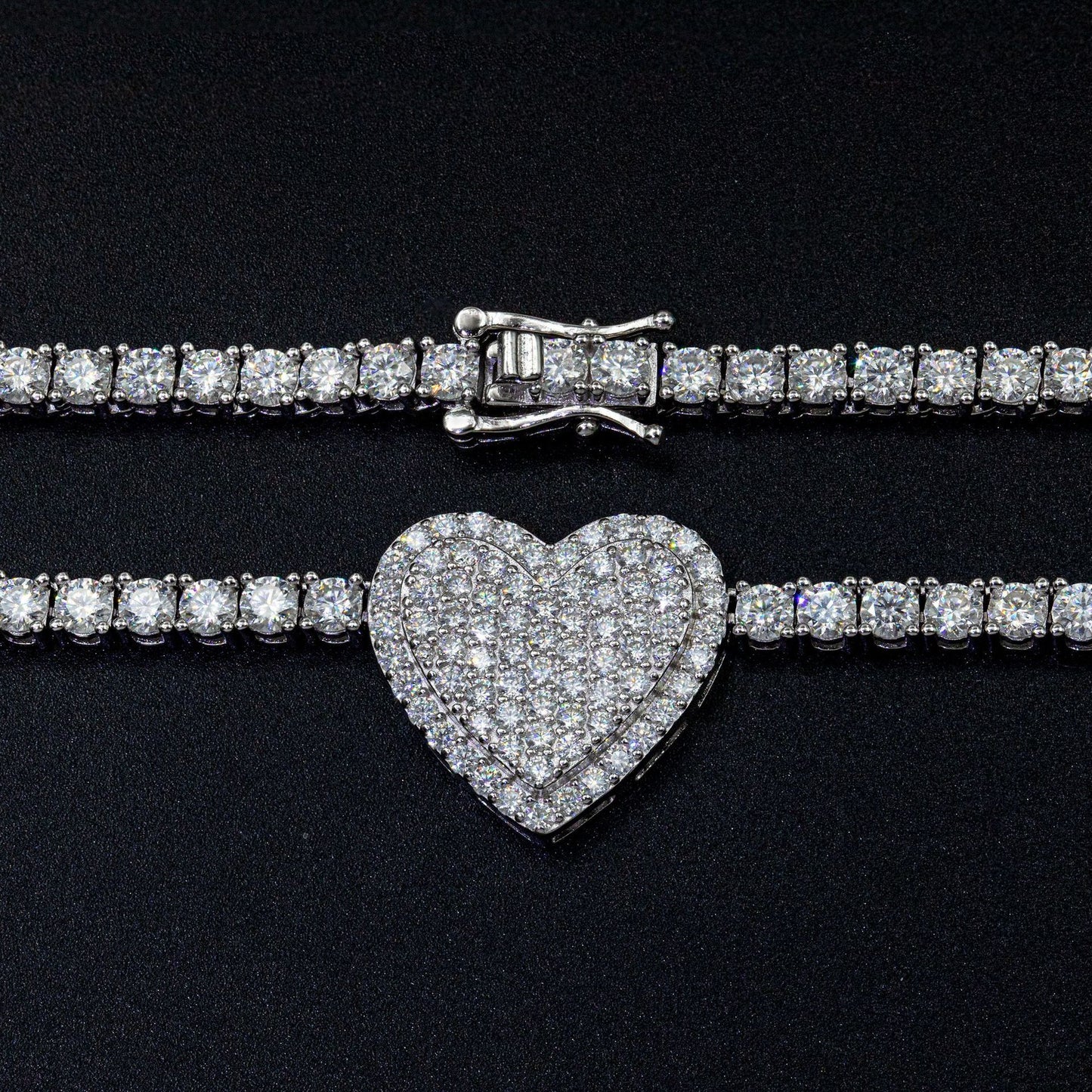 La Fleur d’Amour Diamond Necklace