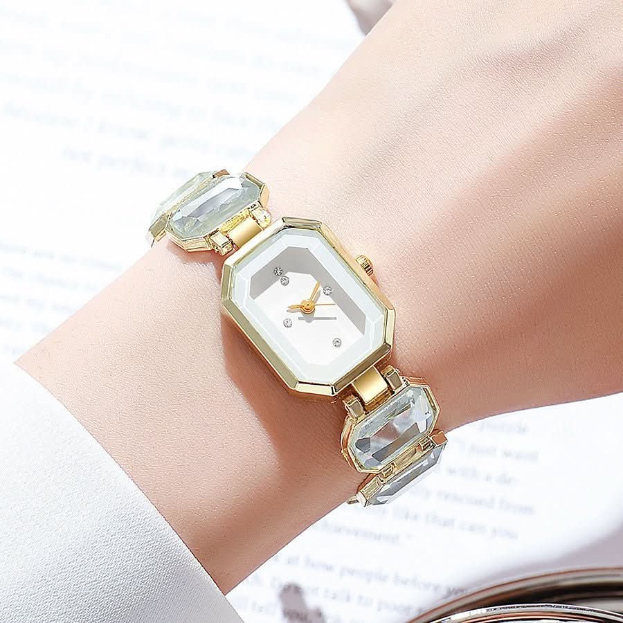 đ Emerald Stones Luxury Bracelet (100% off)
