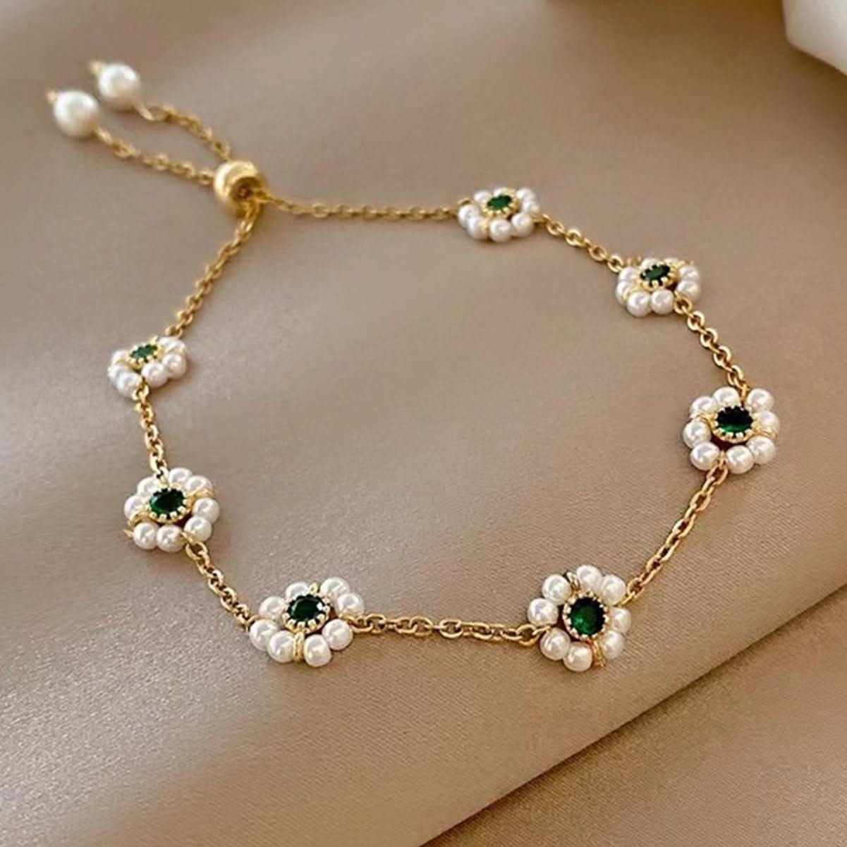 đ Lustre Bloom Pearl Adjustable Bracelet (100% off)