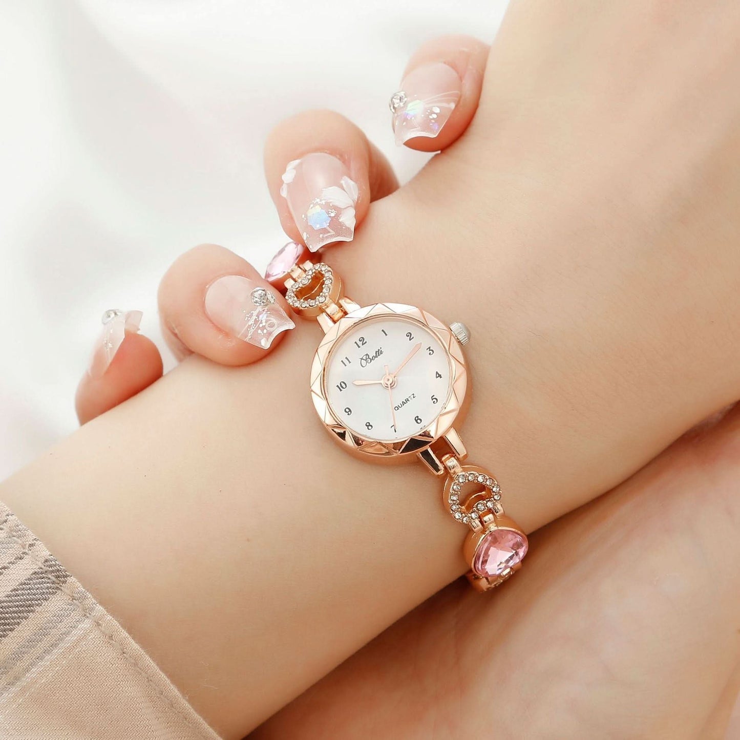 đ Luxury Quartz Bracelet Jewelry Watch set (100% off)