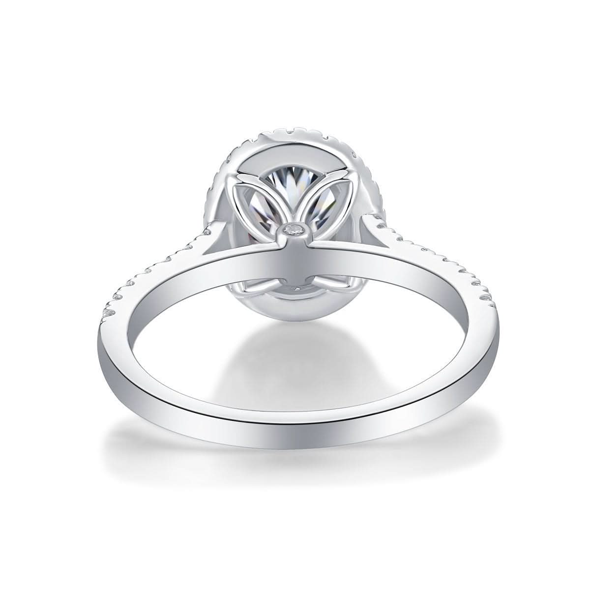 STRAVAÉ Signature: Regal Square Moissanite Ring - STRAVAÉ