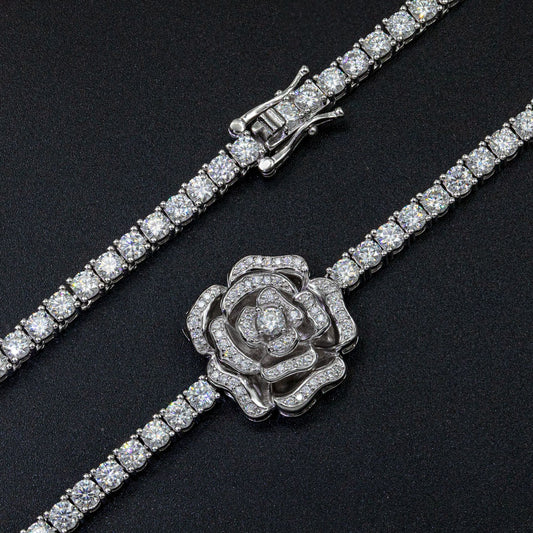 La Fleur d’Amour Diamond Necklace