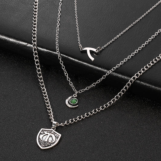 Multilayer short necklace