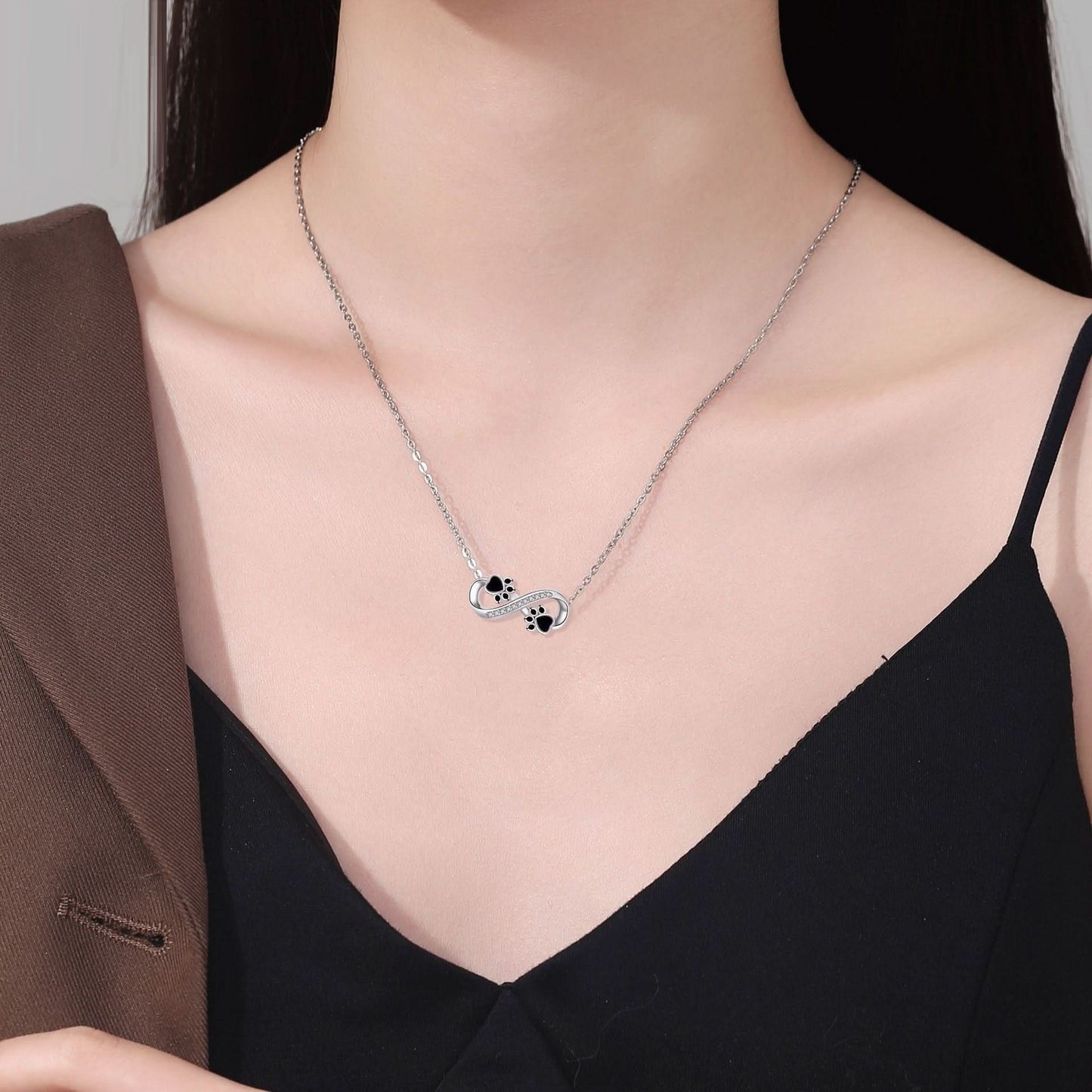 Fashion Design pawprints Necklace - STRAVAÉ