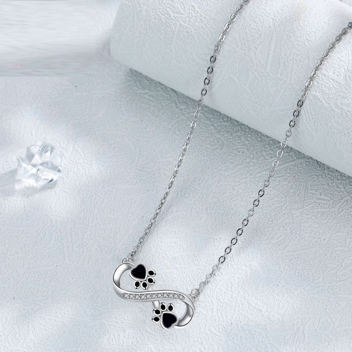 Fashion Design pawprints Necklace - STRAVAÉ