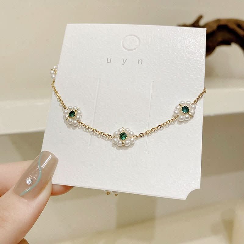 Lustre Bloom Pearl Adjustable Bracelet - STRAVAÉ