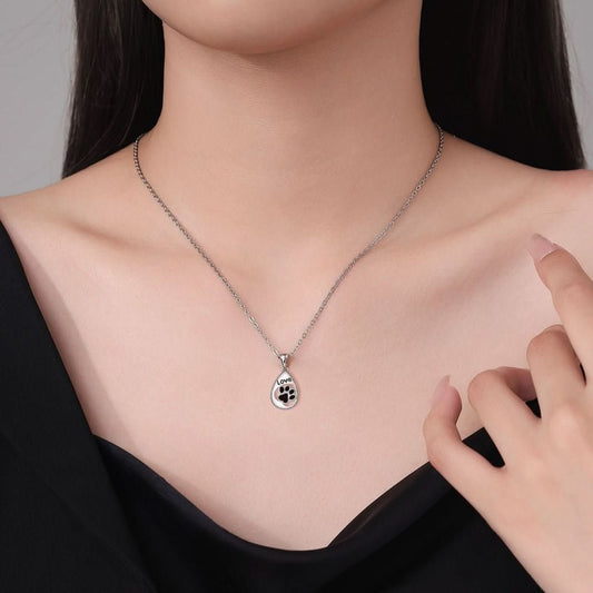 Pawprint Pendant Necklace - STRAVAÉ