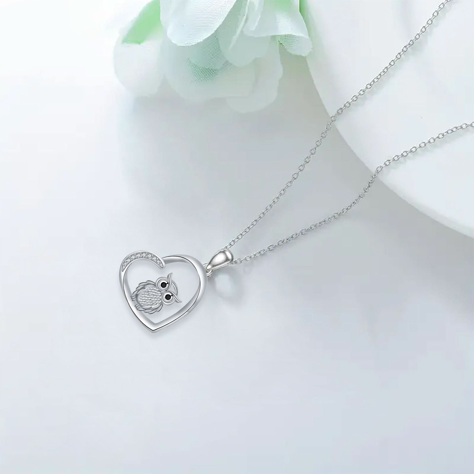 Women's Fashion Owl Pendant Necklace - STRAVAÉ