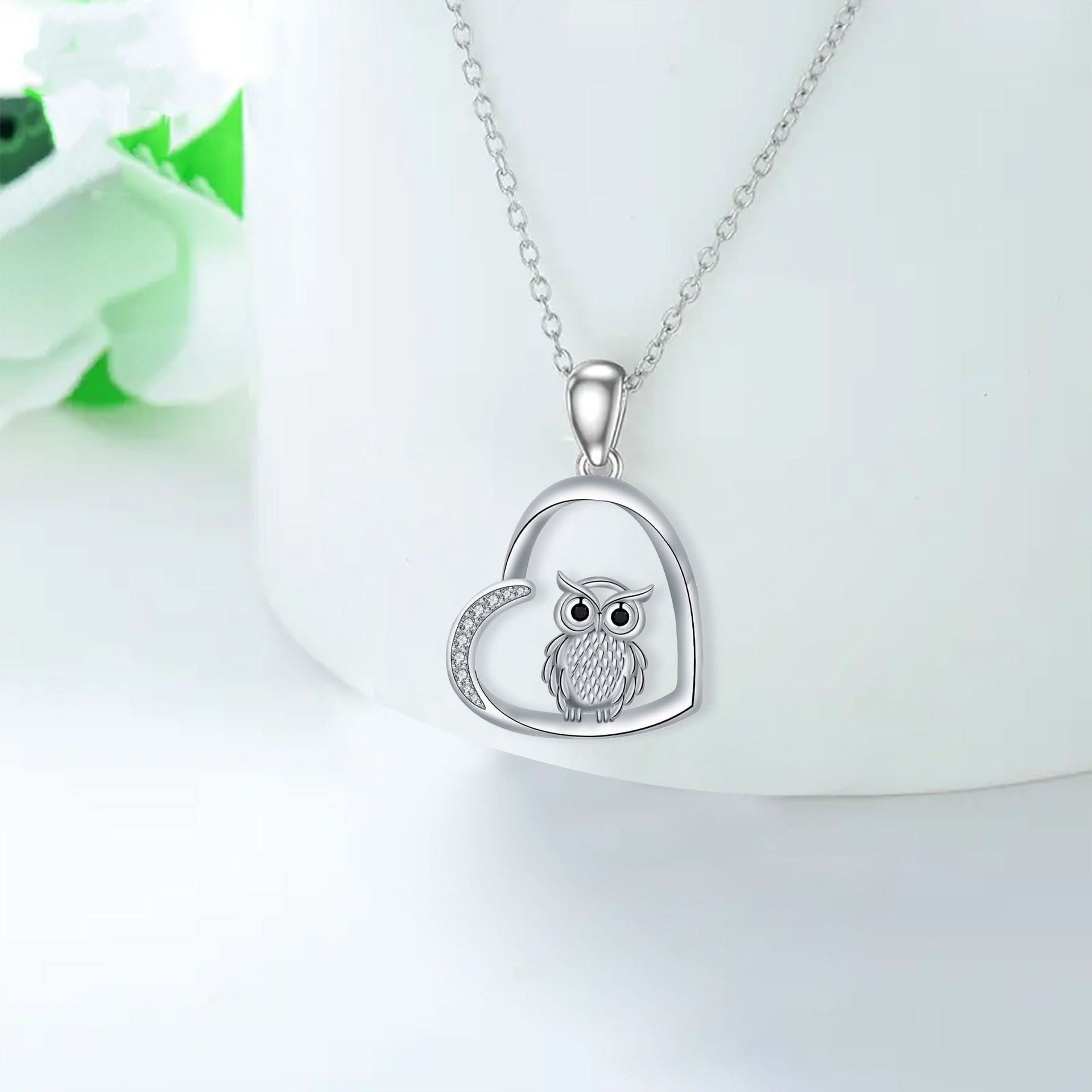 Women's Fashion Owl Pendant Necklace - STRAVAÉ
